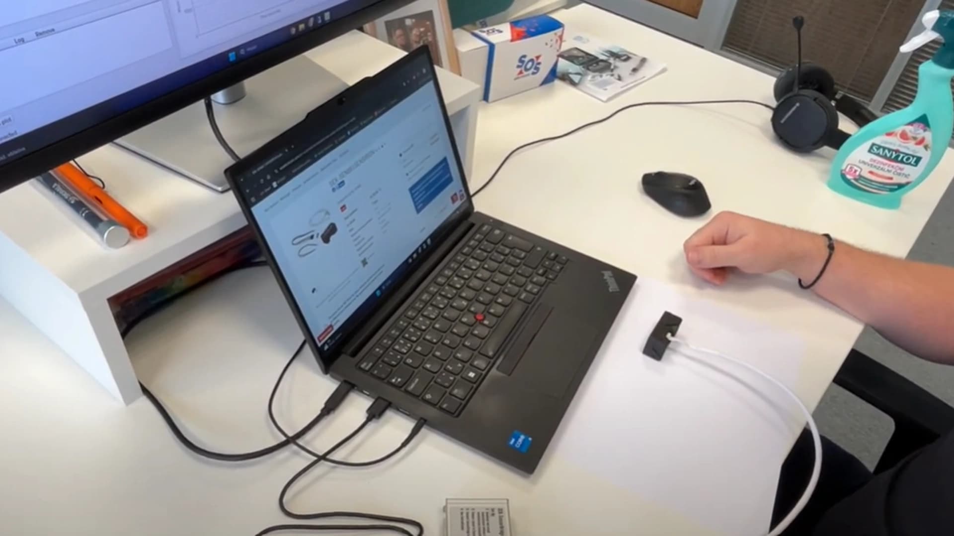 No alternate text provided